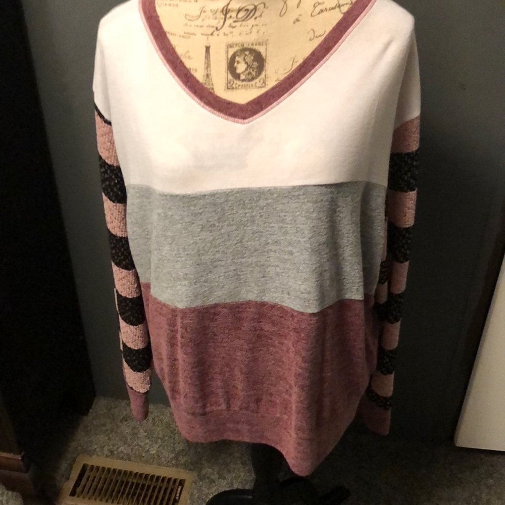 Umgee USA boutique sweater very beautiful colors
